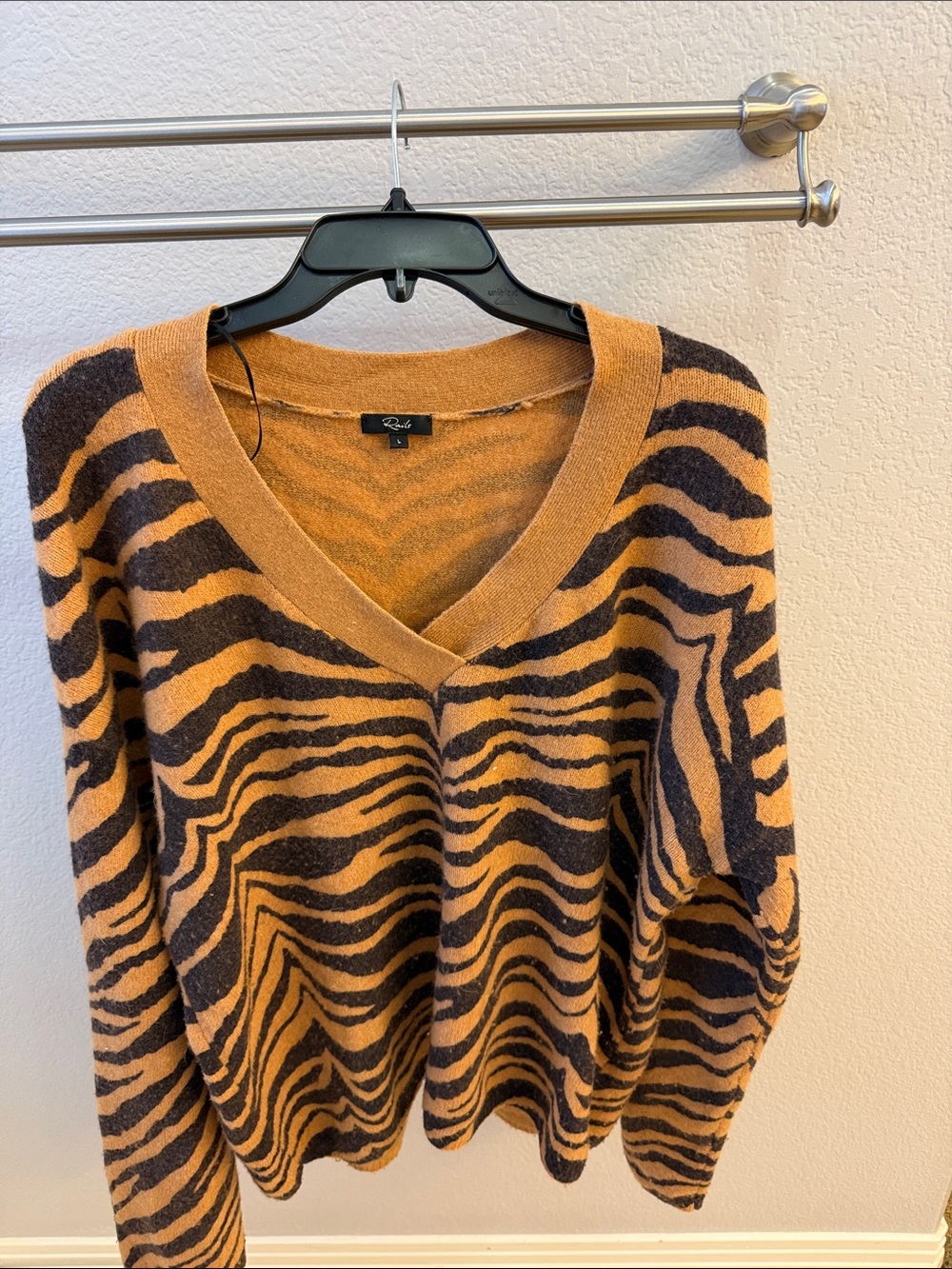 Rails Brown & Black Animal Print V Neck Sweater L